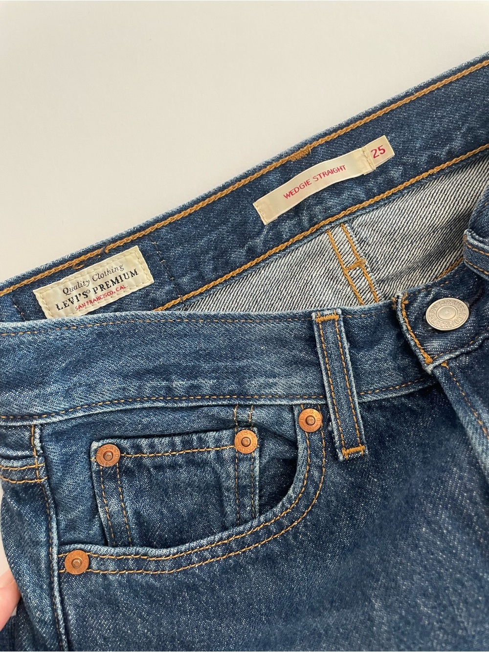 Levi’s Premium Wedgie Straight Button Fly High Rise Jeans - Picture 10 of 12
